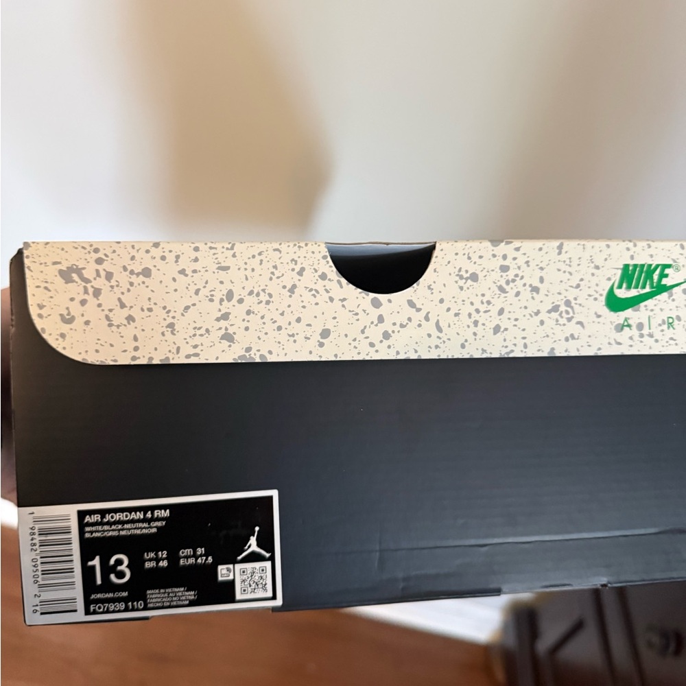Nike Black and Cream Speckled flight Shoe Box - Picture 2 of 3